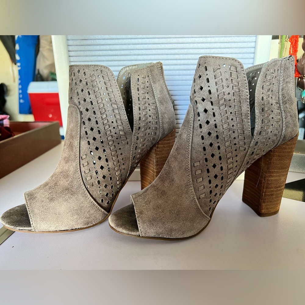 Carlos Santana Open Toe Heels